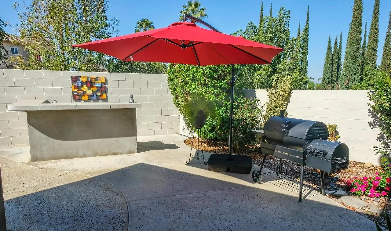 Peaceful Private Retreat In The Heart Of Town Villa Redlands